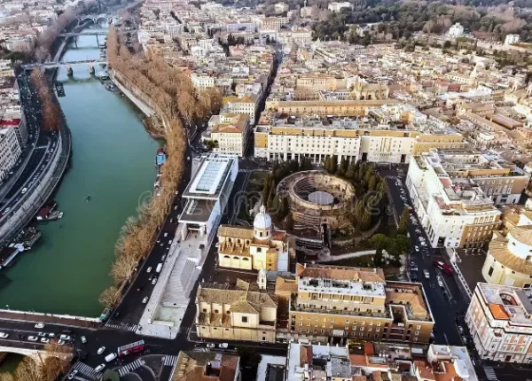 foto-di-vista-aerea-paesaggio-urbano-medievale-storico-roma-italia-103727882